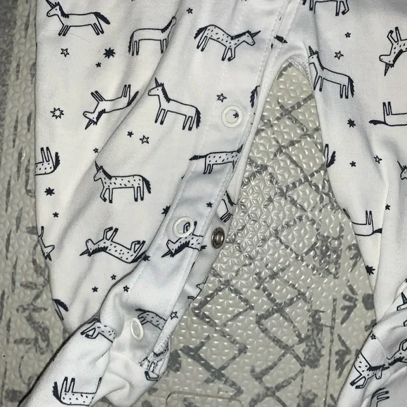 Hanna Andersson soft footie - Picture 3 of 3